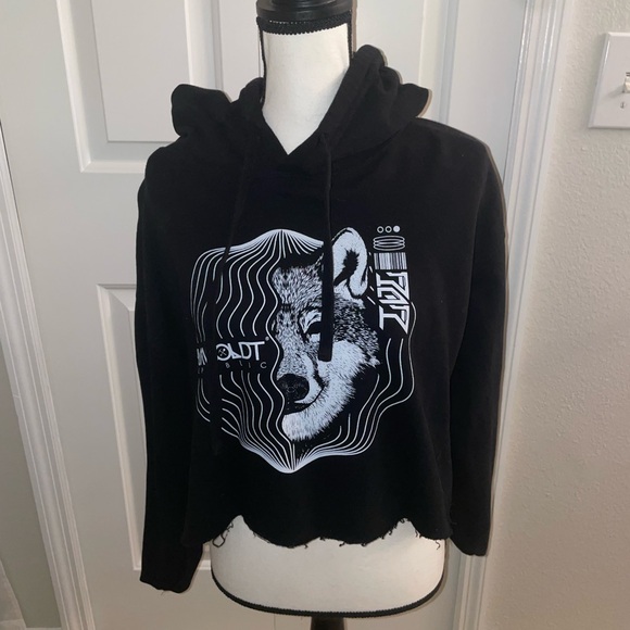Jackets & Blazers - Black Graphic Wolf Crop Hoodie